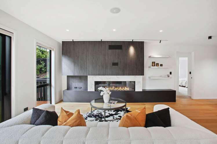 28a Oliver Twist Avenue Mellons Bay_10