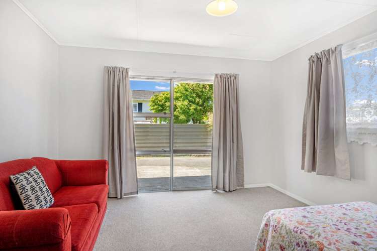 10 Cornwall Place Stoke_22