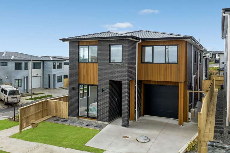 32 Adamson Rd Flat Bush_1