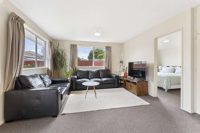 2/676 Gloucester Street Linwood_3