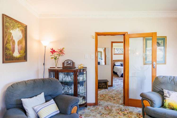 6 Freyberg Street Roslyn_11