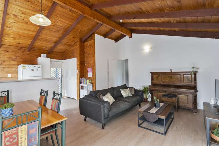 2/391 West Coast Road Glen Eden_13