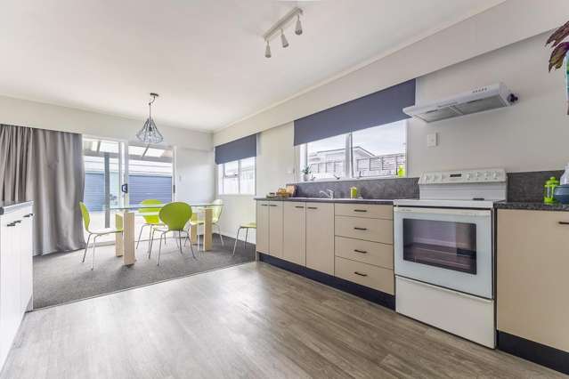 2 Robert McKeen Street Otaki Beach_3