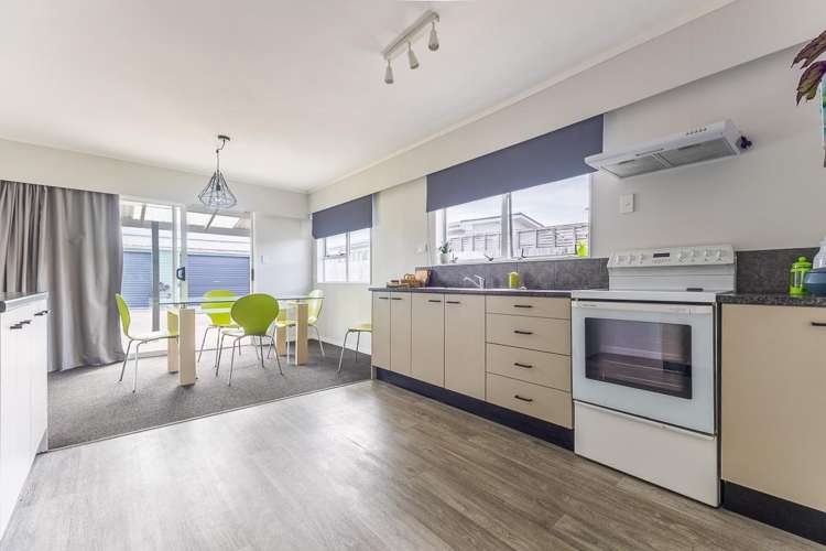 2 Robert McKeen Street Otaki Beach_3