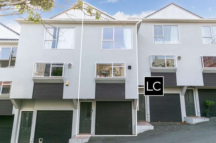 19/20 Thompson Street Mount Cook_16