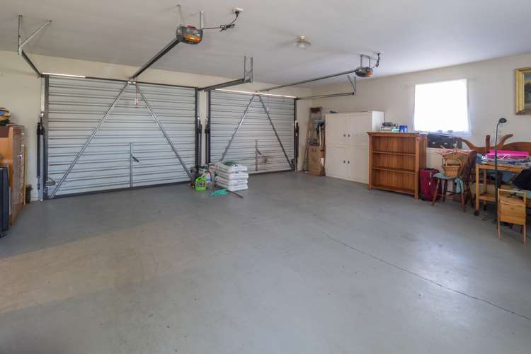 1 Falcon Drive Allenton_18