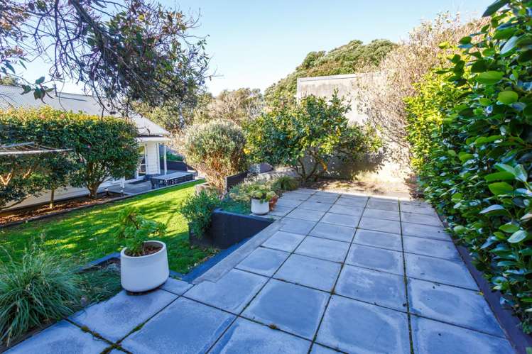 2 Berwick Grove Seatoun_19