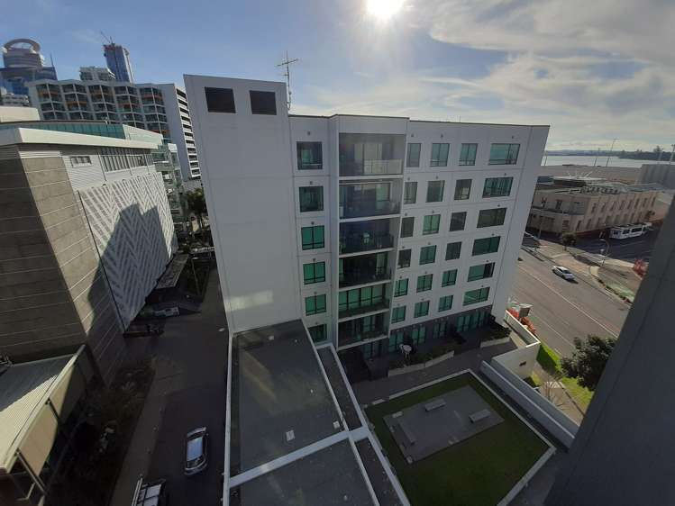 722/8 Dockside Lane Auckland Central_5