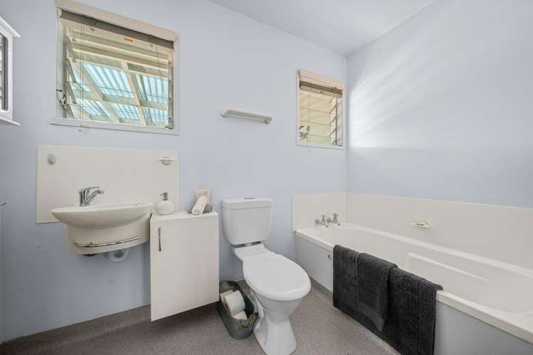 33 Keir Crescent Lansdowne_12