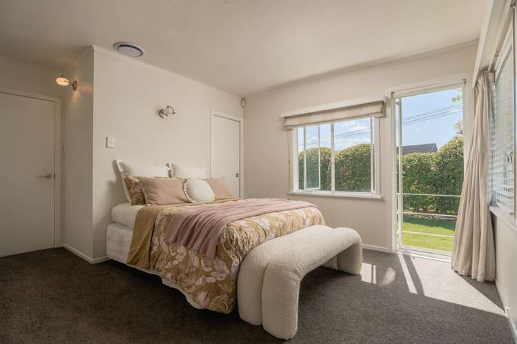 27 Tui Street Bird Area_19