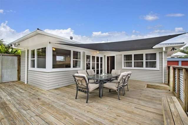 Charming Home in Te Kamo with Food Forrest
