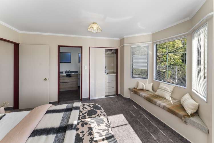 56 Olympus Way Richmond_25