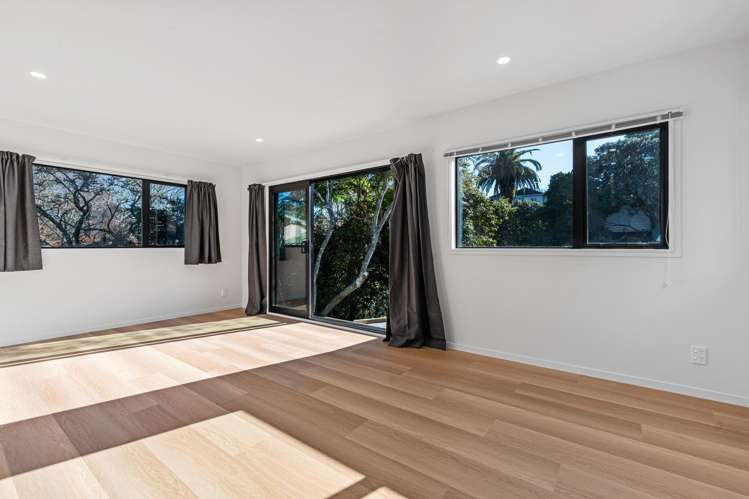 Units 1 and 2/10A Awanui Street Merrilands_12