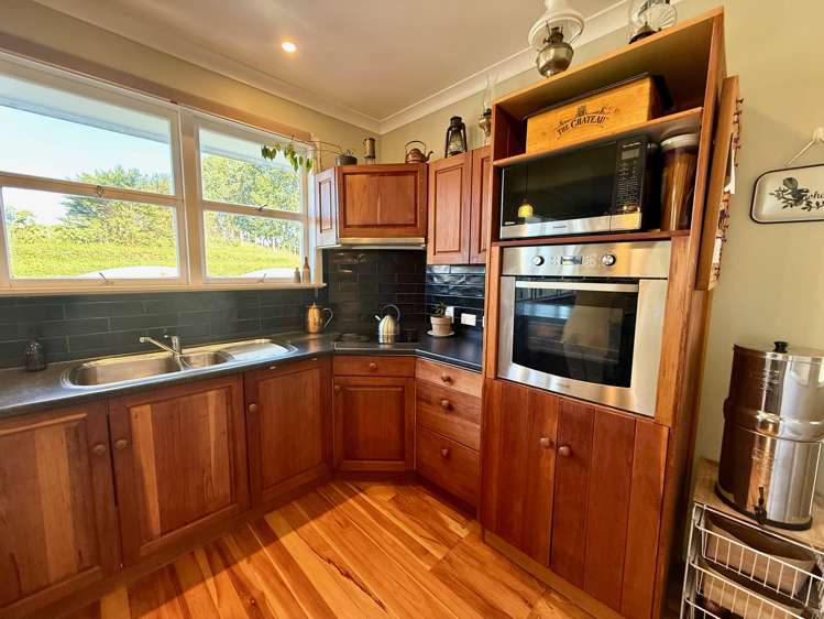 24 Wrights Road Raglan_3