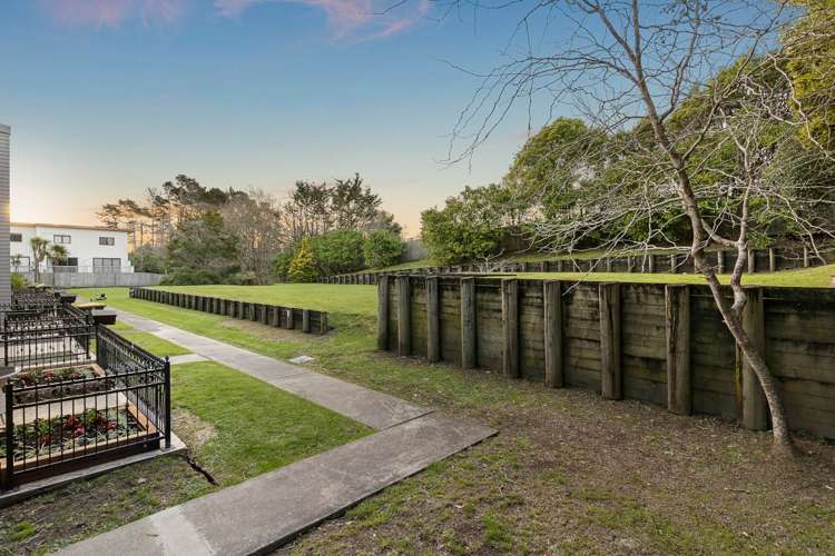 16/44 Carlos Drive Flat Bush_22