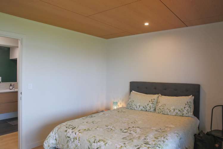 86 Marine Parade Bluff_24