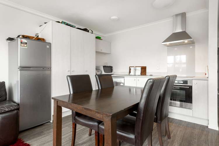 53 Chiefs Court Hamilton East_6