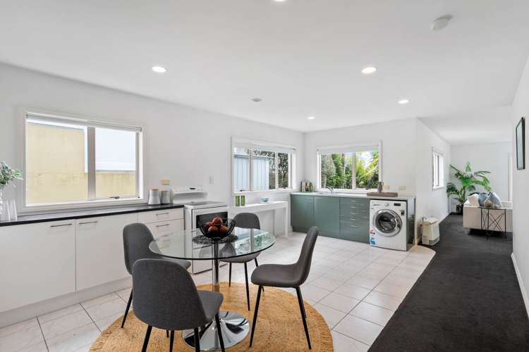 2/25 Churchill Road Murrays Bay_32