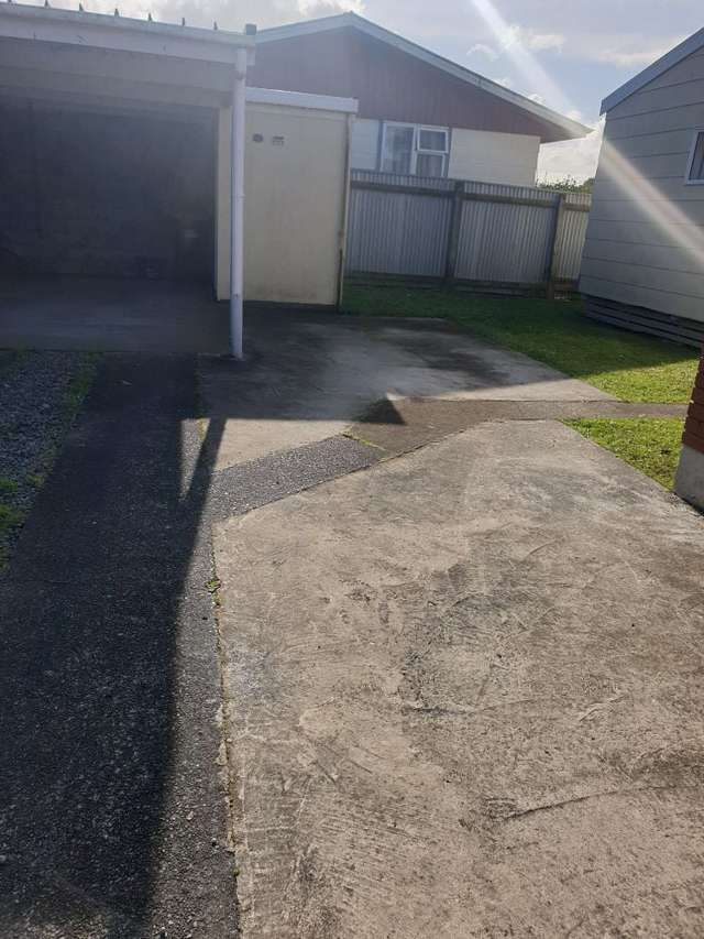 Granny Flat/32 Robinson Crescent Westbrook Palmerston North City Houses for Rent One Roof