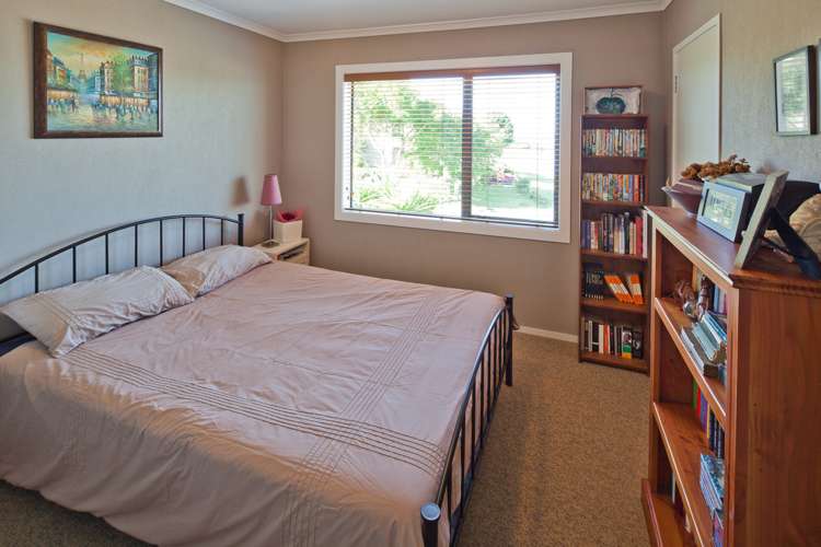 23 Bramley Drive Farm Cove_12