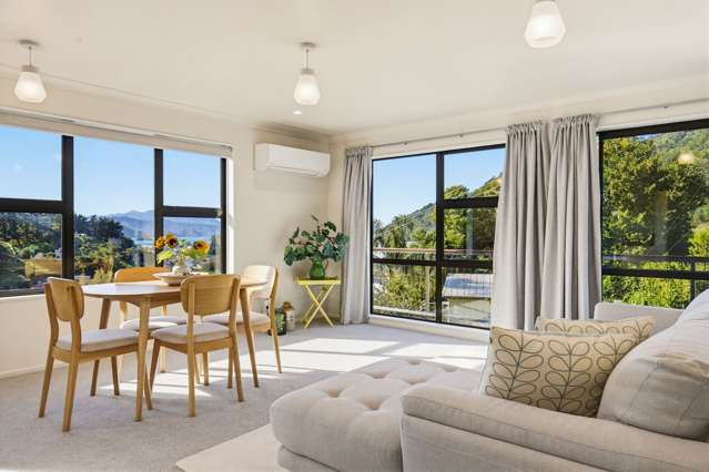 Wake up to stunning Harbour views