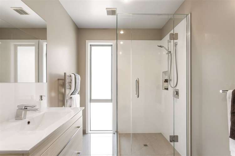 5 Hatton Court Northwood_16