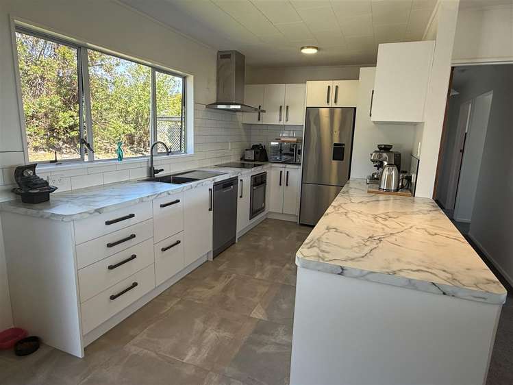 133 Coulson Road Paroa_9