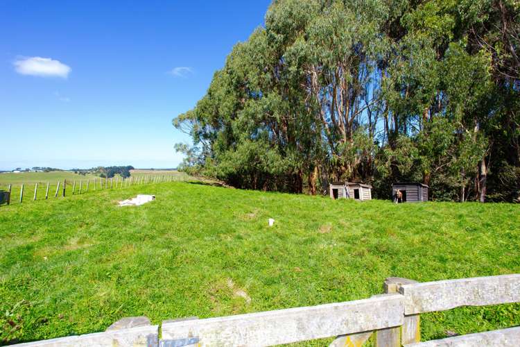 208 Holmwood Road Kaitoke_21