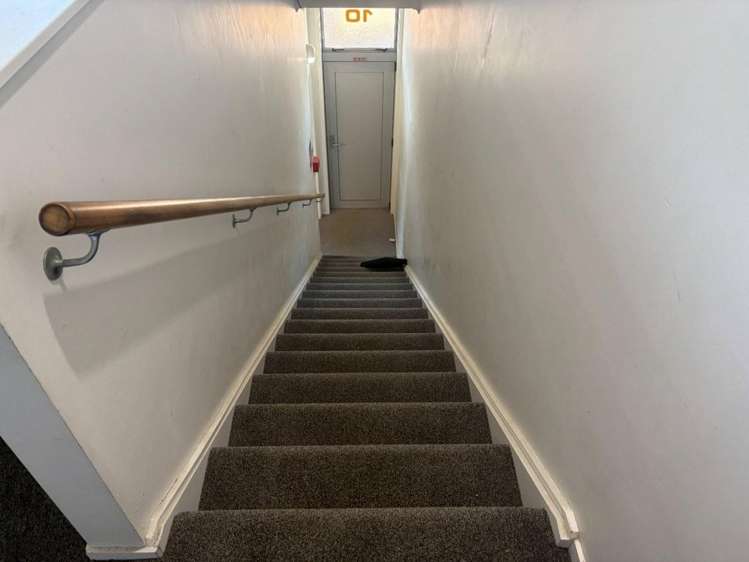 10/60 Parton Road 1131_10