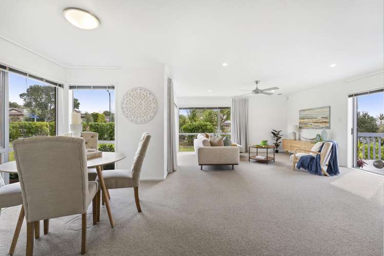 1 Neaptide Close Red Beach_12