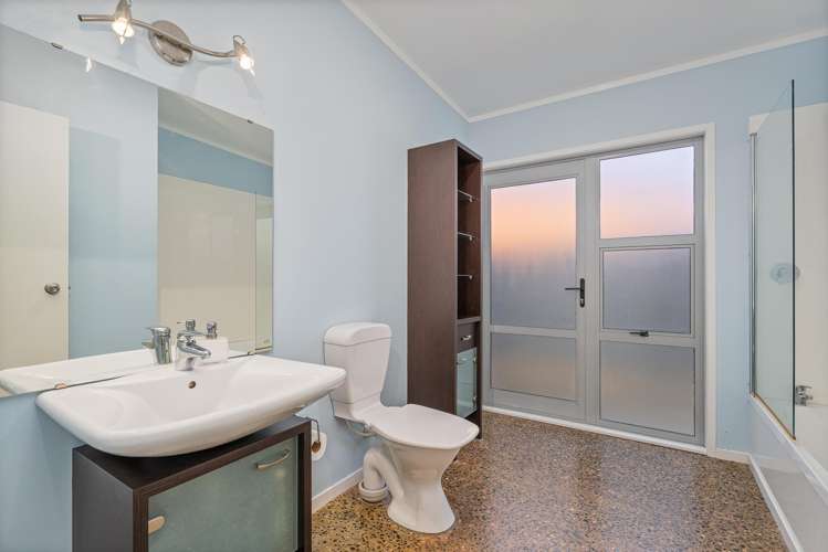 113 Sands Crescent Matarangi_12