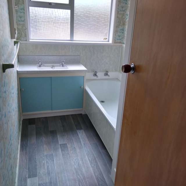 146 Flaxmere Avenue 10480_3