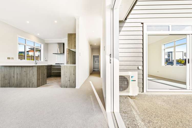 13 Couldrey Crescent Red Beach_13