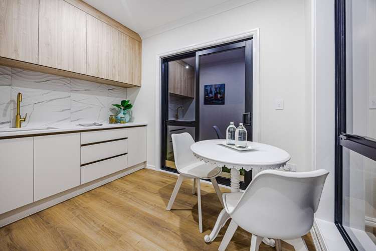 17 Ballyalton Crescent Flat Bush_10