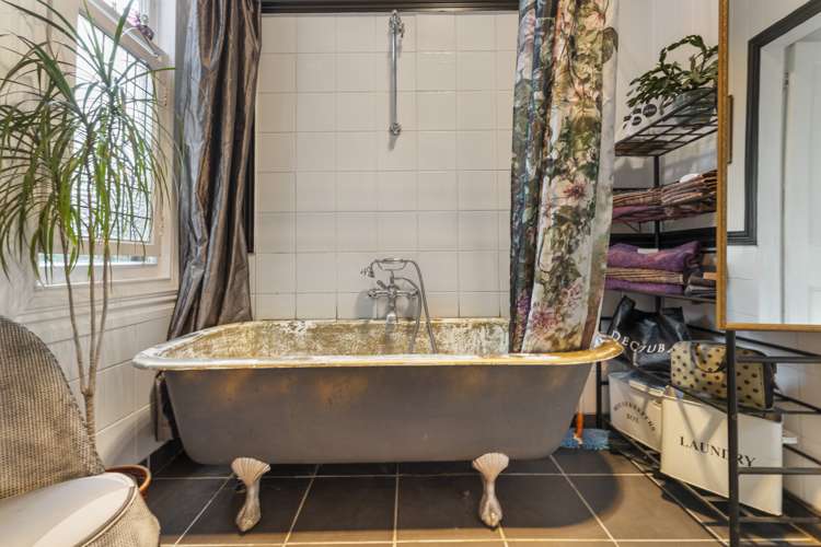 53 Easther Crescent Kew_10