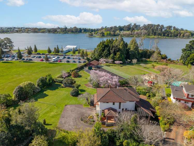 148 Lake Crescent Hamilton Lake_28