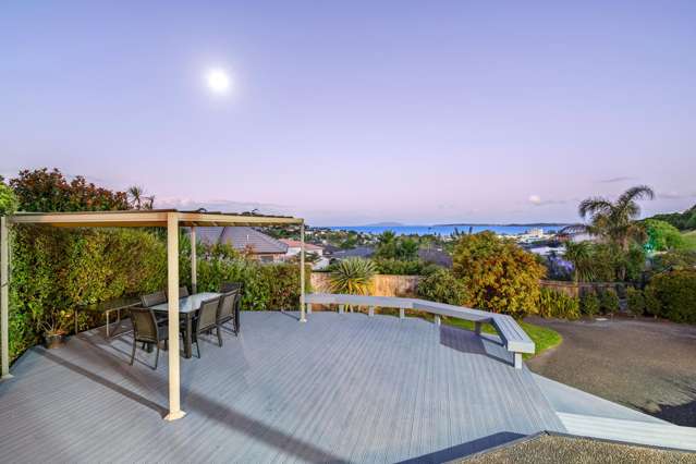 99 Waldorf Crescent Orewa_4