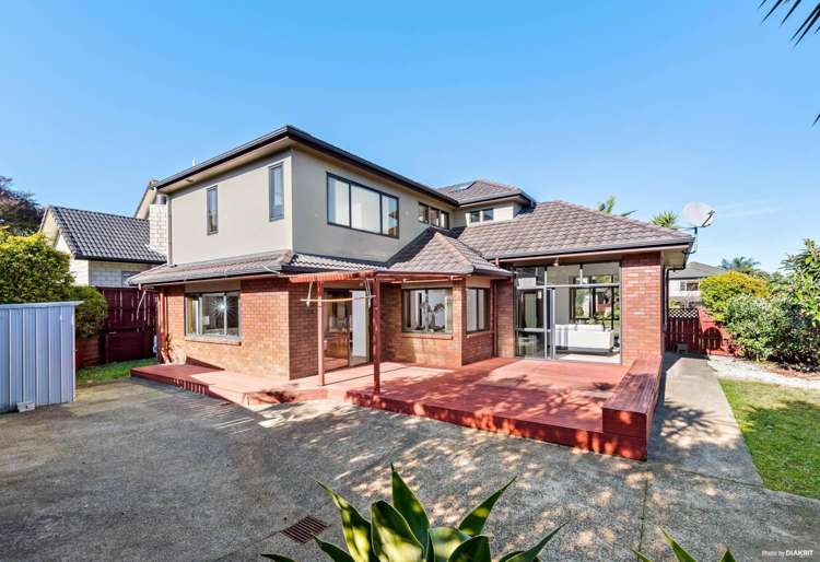 16 Maybole Drive 2318_1