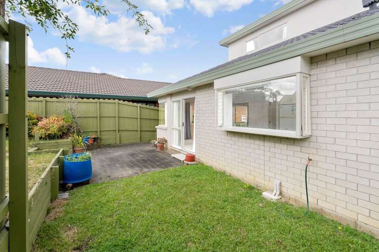 1/19 Ambleside Drive Northpark_10