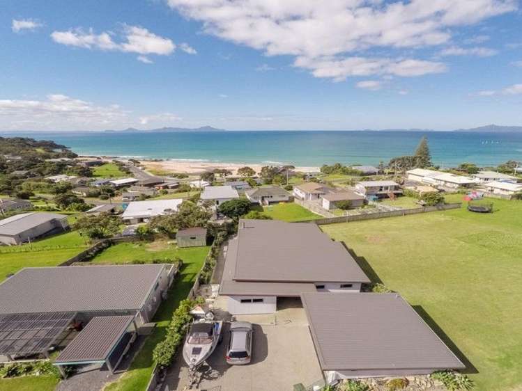 37 Taranga Road Langs Beach_15