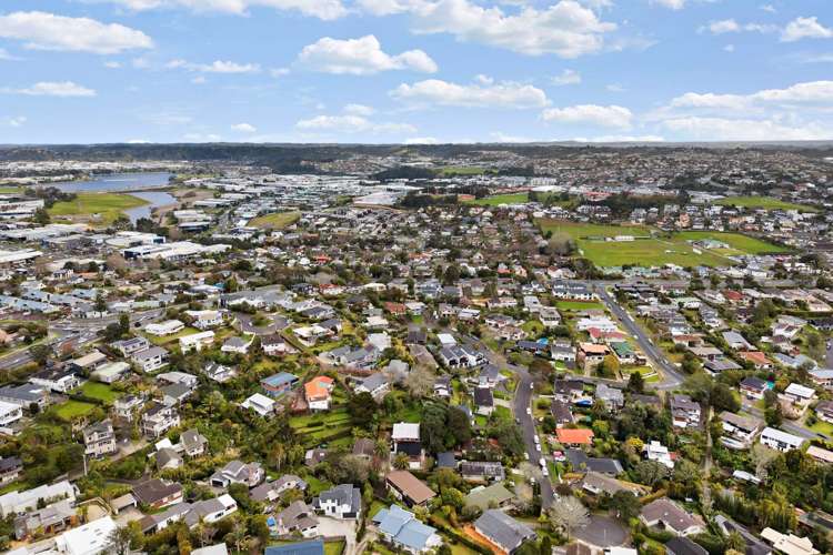 1/12 Surville Place Mairangi Bay_34