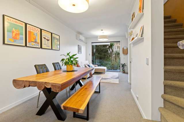 72 Norwood Drive Flat Bush_4