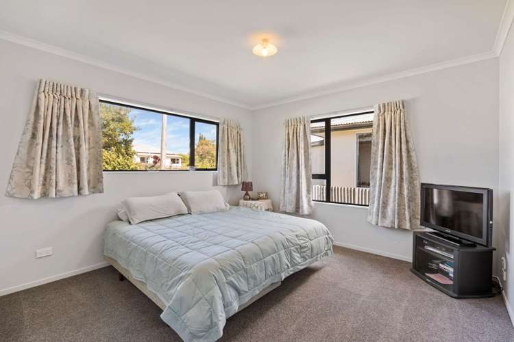 8 Macandrew Street Owaka_12