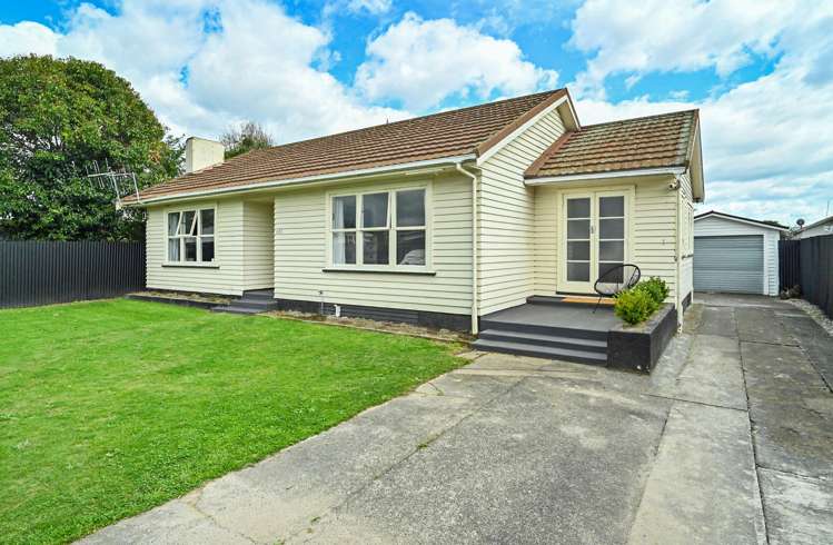 433 Dalcross Street_0