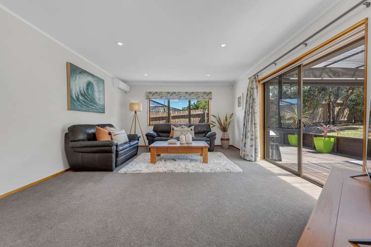 54 Channing Crescent Botany Downs_36