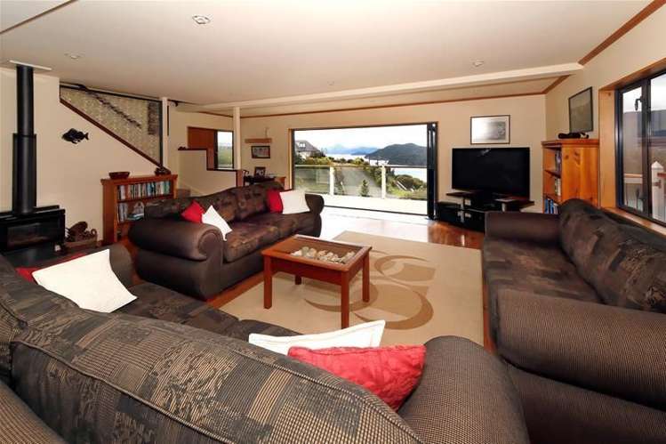3264 Queen Charlotte Drive Picton_6