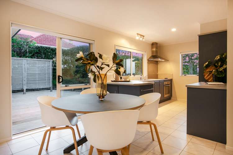 2a Highland Avenue Titirangi_14