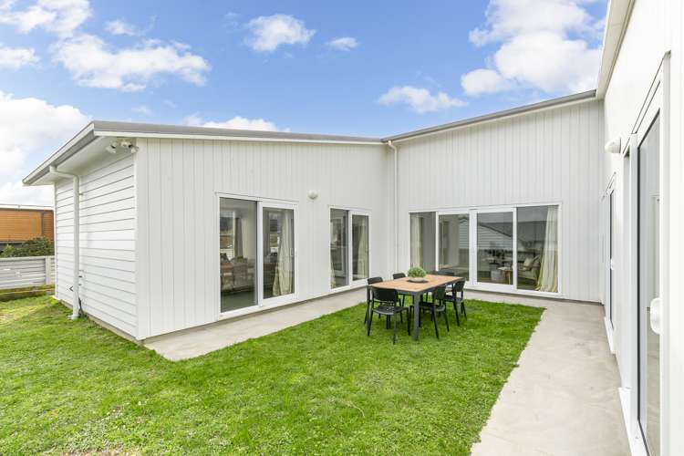 56 Cedarwood Street Woodridge_16