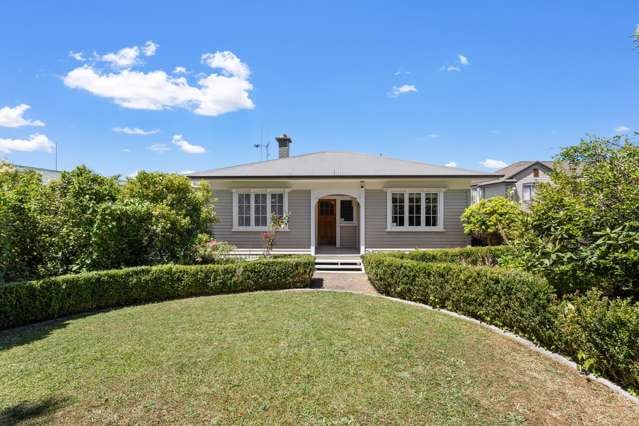 Timeless Charm Steps Away from Waikato Hospital