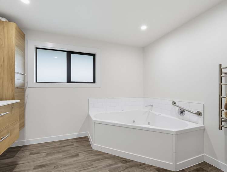 25 & 27 Totara Street Kaka Point_31